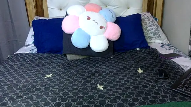 creamyamber online show from February 13, 12:39 am