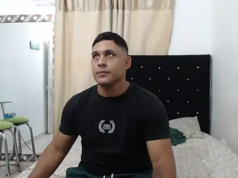 Snapshot of cachorrosex7 chatting on May 19, 11:00 pm cachorrosex7 online show from May 19, 11:00 pm