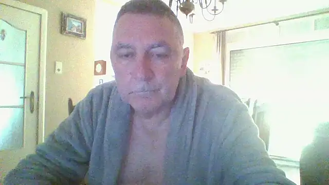 Snapshot of edje59a chatting on March 4, 7:08 am edje59a online show from March 4, 7:08 am
