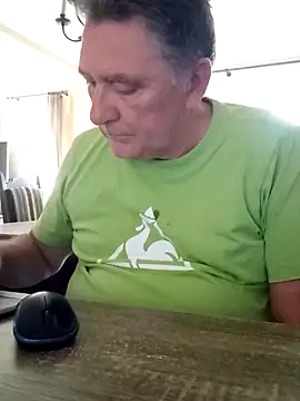 Snapshot of edje59a chatting on September 15, 8:03 am edje59a online show from September 15, 8:03 am