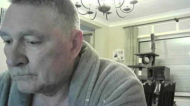 Snapshot of edje59a chatting on October 2, 5:47 am edje59a online show from October 2, 5:47 am