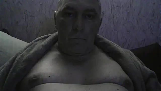 Snapshot of edje59a chatting on October 11, 12:10 am edje59a online show from October 11, 12:10 am