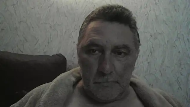 Snapshot of edje59a chatting on November 9, 1:48 am edje59a online show from November 9, 1:48 am