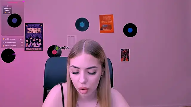 Snapshot of viola_sweet_1 chatting on May 13, 11:29 am viola sweet 1 online show from May 13, 11:29 am