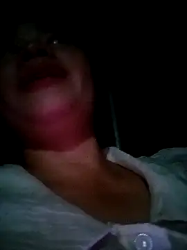 Snapshot of Cumhots111 chatting on May 11, 1:39 pm Cumhots111 online show from May 11, 1:39 pm
