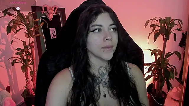 Snapshot of MissCharlottte_18 chatting on July 8, 4:06 am MissCharlottte 18 online show from July 8, 4:06 am