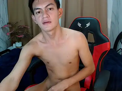 Snapshot of twink_dolores chatting on May 13, 7:00 pm twink dolores online show from May 13, 7:00 pm
