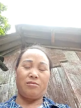 Snapshot of Nana-AsianWet chatting on May 12, 7:38 am Nana-AsianWet online show from May 12, 7:38 am