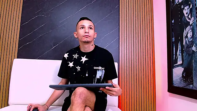 Isak Berekoa online show from June 6, 10:53 am