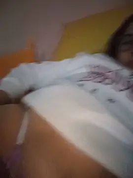 Snapshot of sweet_tifani chatting on May 19, 5:58 am sweet tifani online show from May 19, 5:58 am