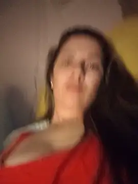 Snapshot of sweet_tifani chatting on June 14, 4:14 am sweet tifani online show from June 14, 4:14 am