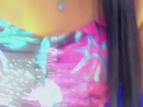Snapshot of balzescarlett chatting on May 16, 7:34 pm balzescarlett online show from May 16, 7:34 pm