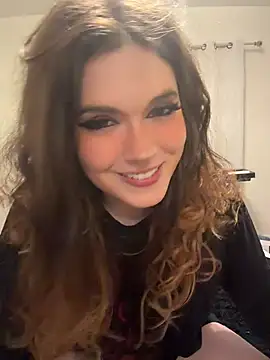Snapshot of cutypiefull chatting on June 19, 2:05 am cutypiefull online show from June 19, 2:05 am