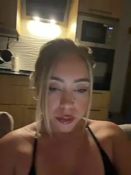 Snapshot of noraheaven chatting on May 14, 7:31 pm noraheaven online show from May 14, 7:31 pm