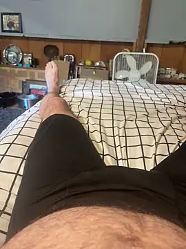 watchmesquirm online show from June 8, 9:04 pm