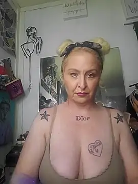 NutNmyGUTdaddy online show from June 18, 10:09 am