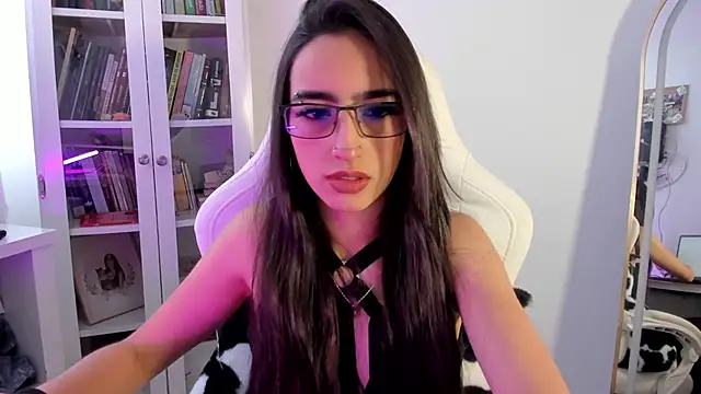 Snapshot of AgathaBlair chatting on May 20, 12:11 pm AgathaBlair online show from May 20, 12:11 pm
