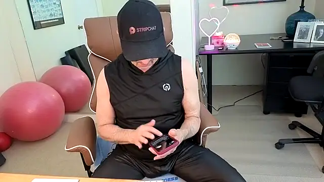 hotdadbod online show from May 8, 9:42 pm