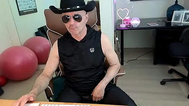 hotdadbod online show from May 9, 8:47 pm