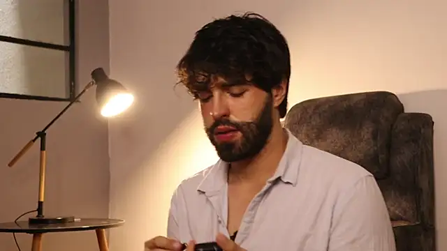 Snapshot of JuanMillano chatting on May 20, 2:01 pm JuanMillano online show from May 20, 2:01 pm