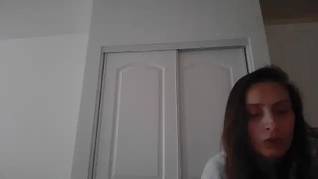 Snapshot of Luxeluvly chatting on May 13, 2:14 pm Luxeluvly online show from May 13, 2:14 pm