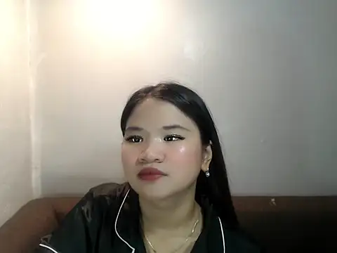 xLovelyMaxinex online show from May 14, 9:27 am
