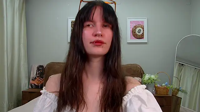VivianCaro online show from May 14, 8:21 am