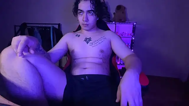 Snapshot of _ELIGOS_ chatting on July 7, 7:40 pm ELIGOS online show from July 7, 7:40 pm