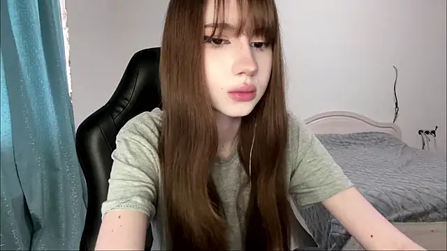 Snapshot of GiddyDoom chatting on May 14, 1:18 pm GiddyDoom online show from May 14, 1:18 pm
