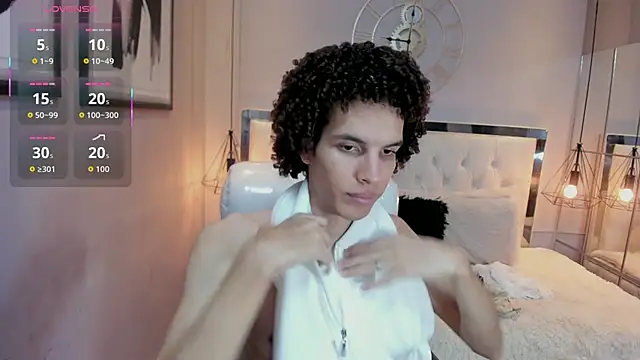 Snapshot of felix_haze chatting on June 24, 5:34 pm felix haze online show from June 24, 5:34 pm