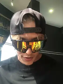 maxwell crazy1 online show from May 14, 3:08 pm