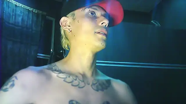 Snapshot of maxwell_crazy1 chatting on May 15, 11:56 pm maxwell crazy1 online show from May 15, 11:56 pm