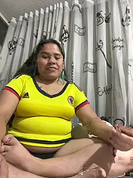 Snapshot of TuGatitaMiau075 chatting on June 24, 3:38 am TuGatitaMiau075 online show from June 24, 3:38 am