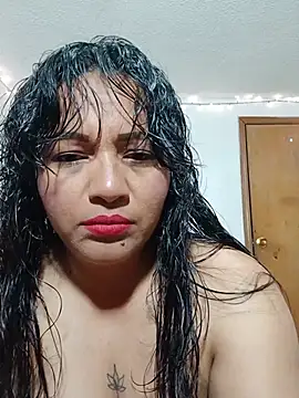 Snapshot of agatha_tittis chatting on May 20, 12:50 am agatha tittis online show from May 20, 12:50 am