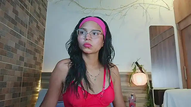 Snapshot of Evalune_ chatting on June 18, 11:20 pm Evalune online show from June 18, 11:20 pm
