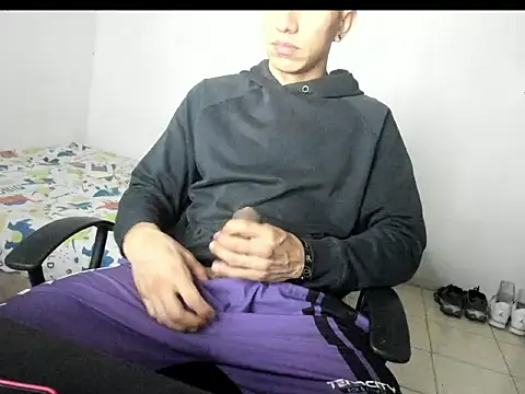 Snapshot of aquiles04 chatting on June 20, 4:26 am aquiles04 online show from June 20, 4:26 am