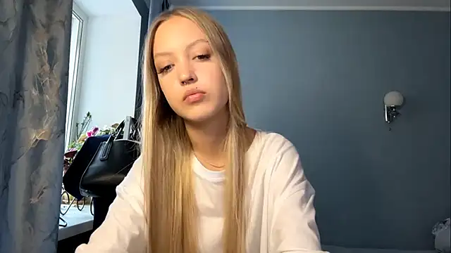 Snapshot of NievesHackey chatting on June 9, 1:34 pm NievesHackey online show from June 9, 1:34 pm