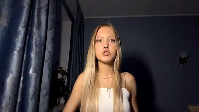 Snapshot of NievesHackey chatting on June 16, 3:47 pm NievesHackey online show from June 16, 3:47 pm