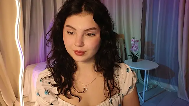 Snapshot of lollyy_pop chatting on June 24, 1:37 am lollyy pop online show from June 24, 1:37 am