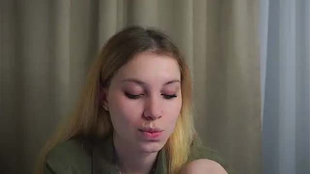 Sairallyn online show from June 11, 10:52 pm