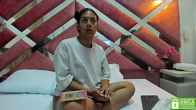 keylli vega online show from May 14, 12:01 pm