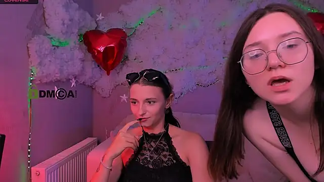 Snapshot of caroline_honeyy chatting on July 16, 6:58 pm caroline honeyy online show from July 16, 6:58 pm