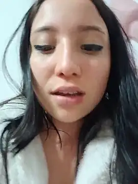 Snapshot of mileidy0106 chatting on June 21, 1:41 am mileidy0106 online show from June 21, 1:41 am