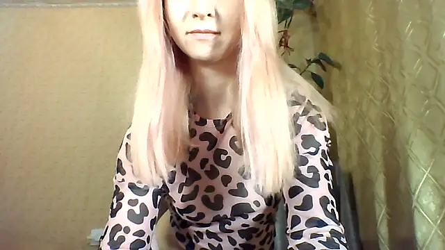Snapshot of Lunaria5391 chatting on May 31, 8:10 pm Lunaria5391 online show from May 31, 8:10 pm