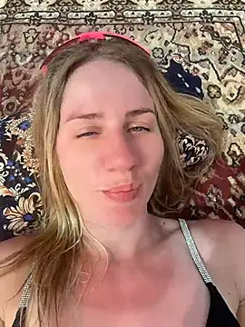 Snapshot of AnnaMist_ chatting on June 21, 9:23 am AnnaMist online show from June 21, 9:23 am