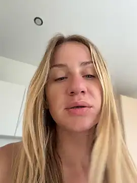 Snapshot of AnnaMist_ chatting on June 28, 5:13 am AnnaMist online show from June 28, 5:13 am