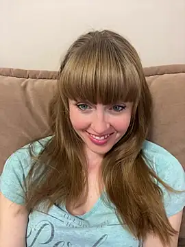 Snapshot of Kamilochka29511 chatting on May 17, 9:49 am Kamilochka29511 online show from May 17, 9:49 am