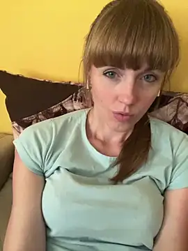 Snapshot of Kamilochka29511 chatting on June 27, 9:58 am Kamilochka29511 online show from June 27, 9:58 am