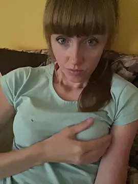 Snapshot of Kamilochka29511 chatting on June 27, 2:34 pm Kamilochka29511 online show from June 27, 2:34 pm