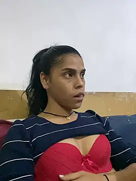 Snapshot of Saray_queen1 chatting on July 2, 4:07 am Saray queen1 online show from July 2, 4:07 am